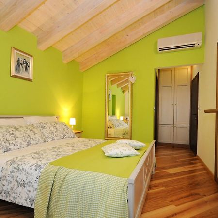 Bed & Breakfast Korta Gira Buici  部屋 写真